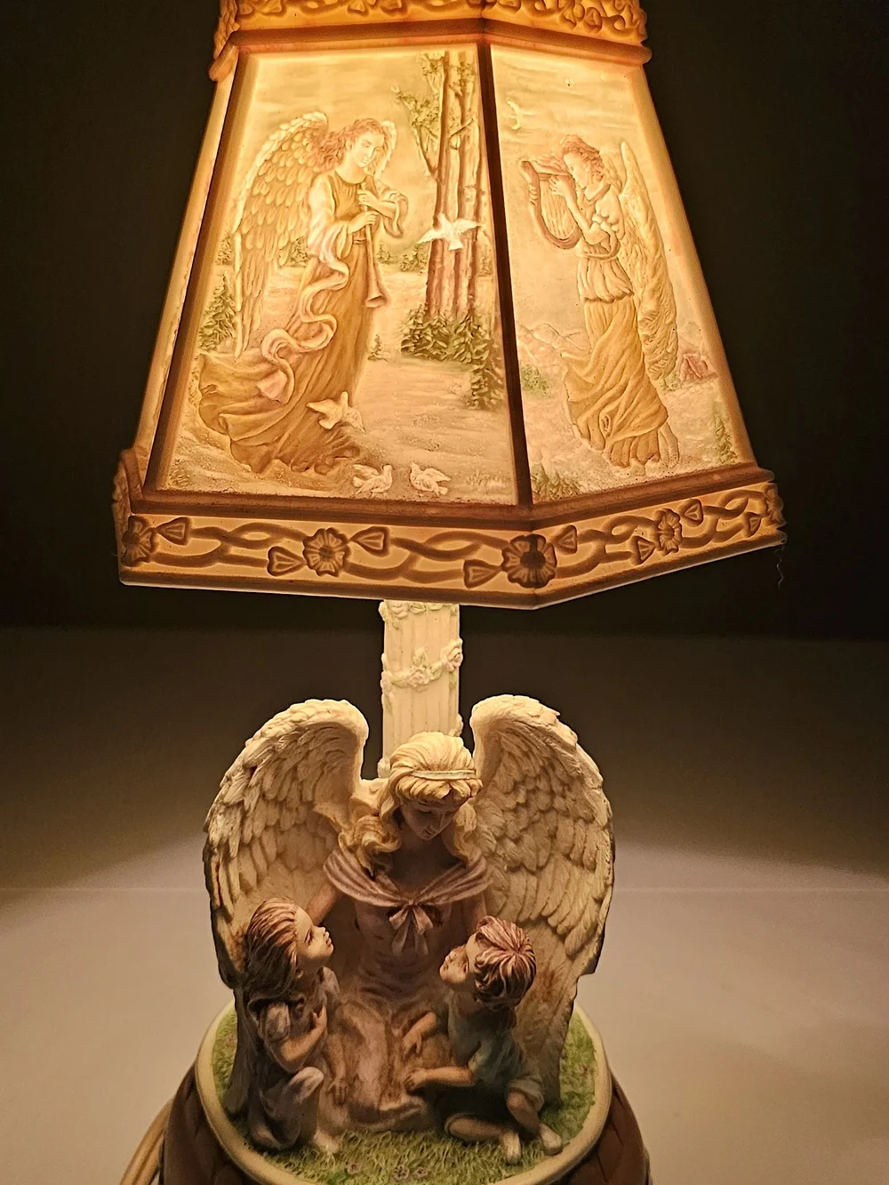 Vintage Guardian Angel Watching Over Children Table Lamp in Cream and Brown.